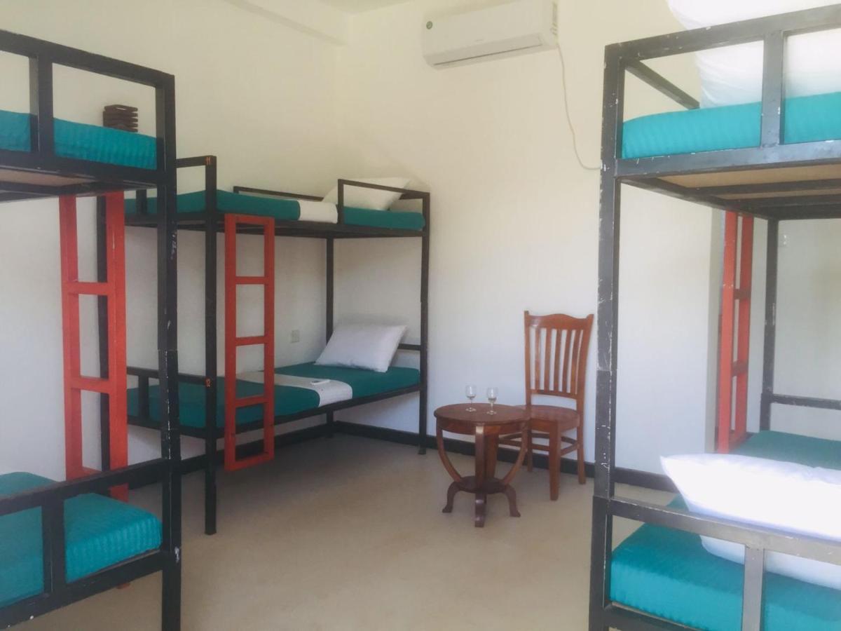 One More Night Hostel سيغيرِيا الغرفة الصورة